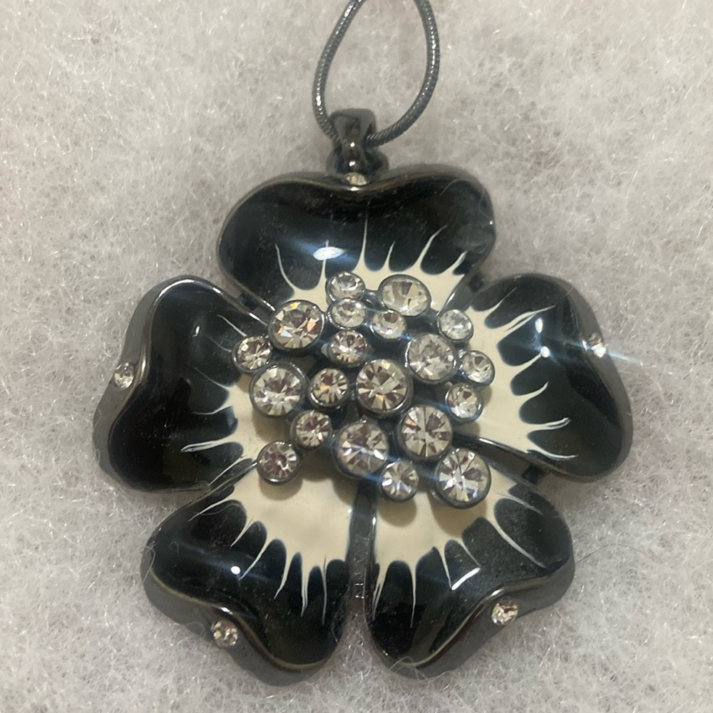 Vintage modern black white flower necklace. Diamond like studs adjustable clasp